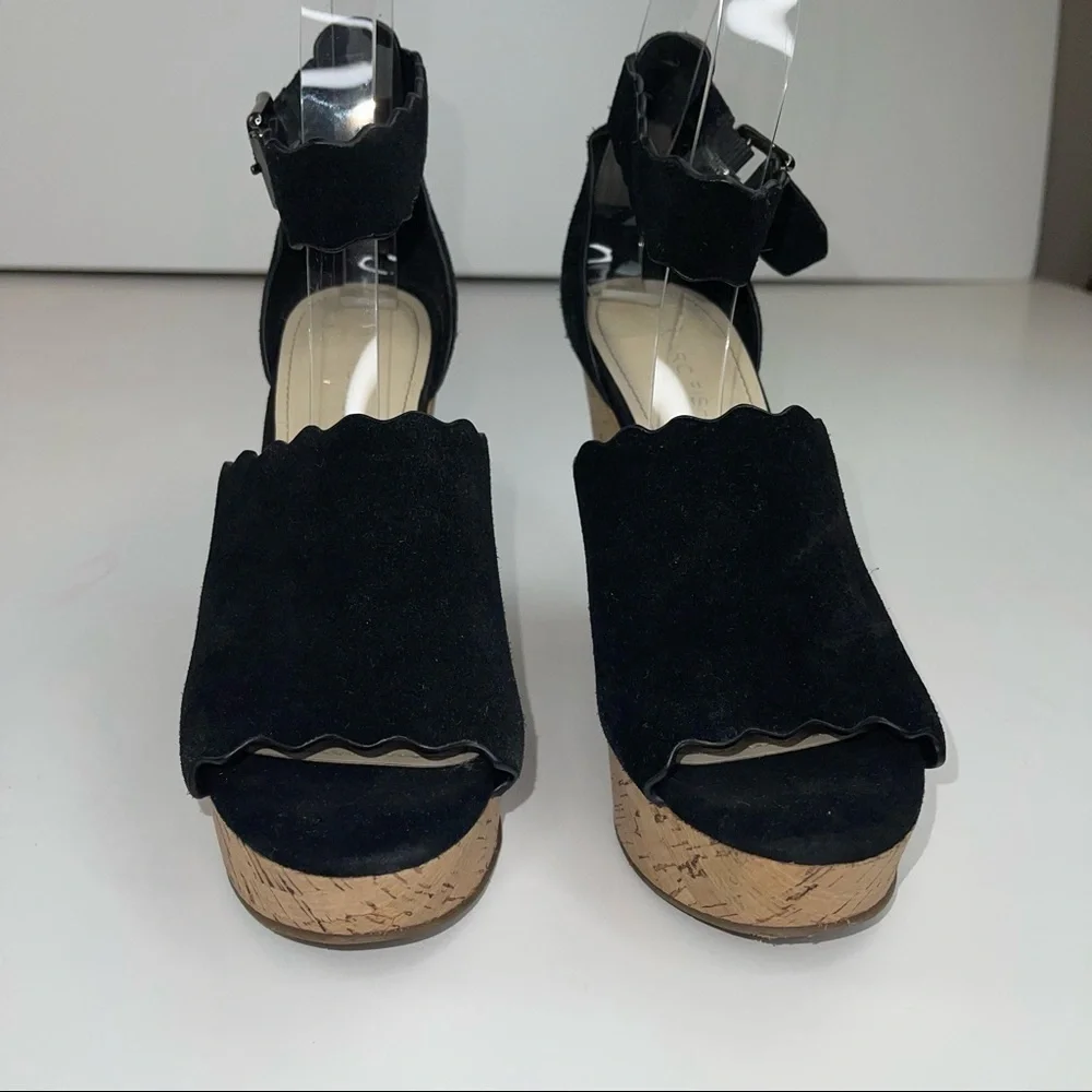 Marc Fisher Black Leather Hayo Wedge Platform Sandal 6